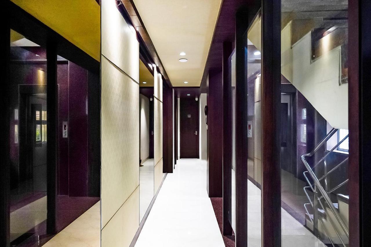 Fabhotel Eros 211 - Nr Sreebhumi Calcutta Buitenkant foto
