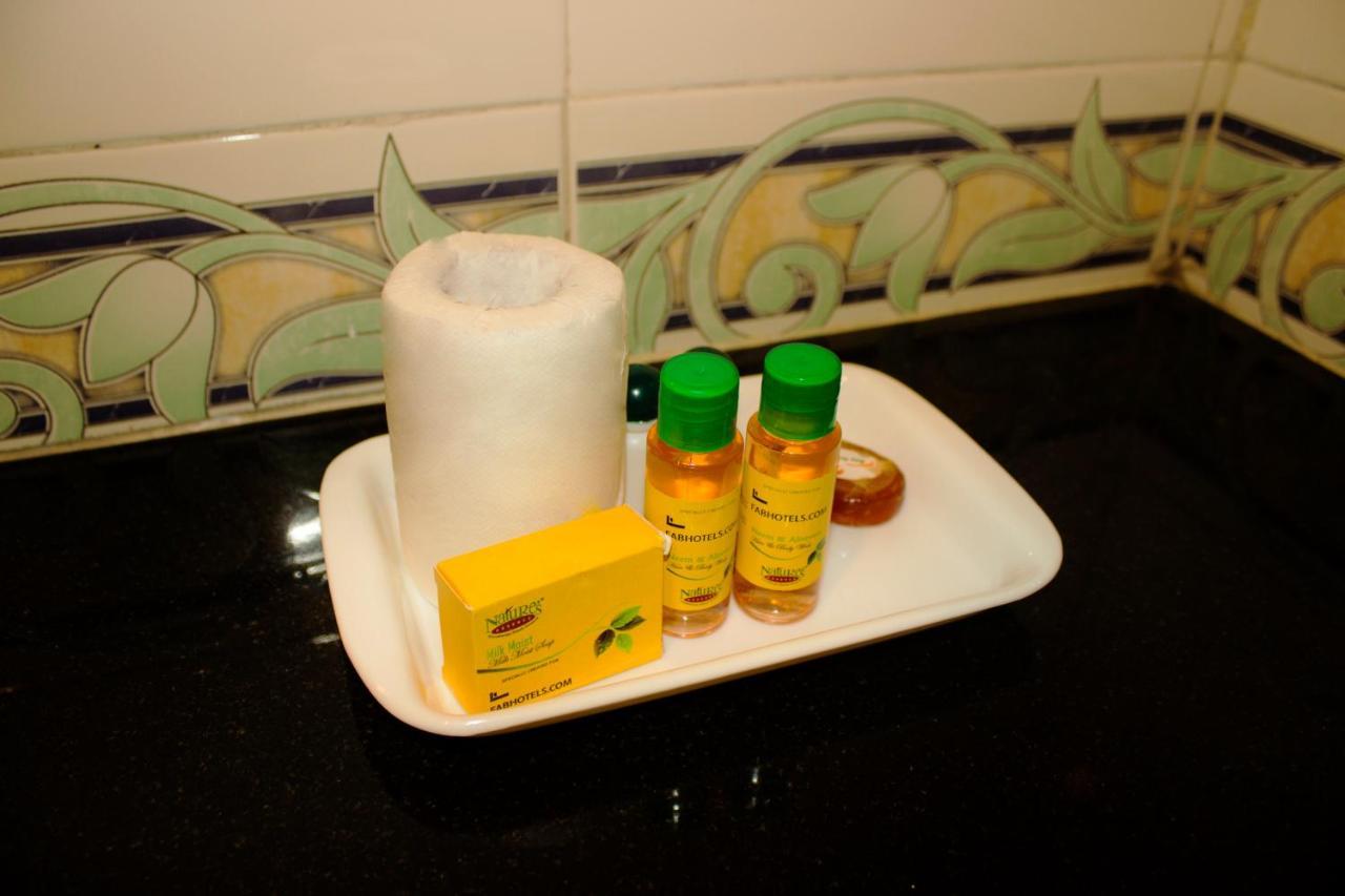 Fabhotel Eros 211 - Nr Sreebhumi Calcutta Buitenkant foto